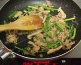 栄養たっぷり♡豚肉とニンニクの芽の炒め物作り方3写真