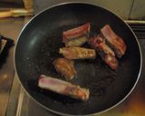 骨まで美味しい♪スペアリブの甘辛煮。作り方1写真
