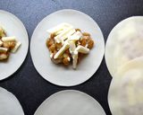アイデア鍋！チーズ入り納豆餃子チゲ鍋！作り方1写真