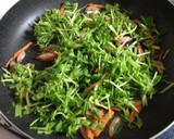 豆苗と卵の中華炒め(^-^)/作り方3写真