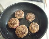 フライパン1つで★煮込みハンバーグ作り方3写真