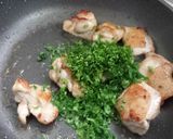 鶏のパセリ焼きニンニクをのせて♪作り方8写真