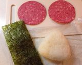めちゃ簡単＊ボロニアソーセージおにぎり作り方1写真