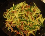 ビールに合う一品☆胡瓜と挽肉のピリ辛炒め作り方4写真