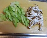 ☆牛肉とセロリのオイスターソース炒め☆作り方1写真