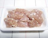 簡単♪塩麹とクラッカーで揚げないチキン作り方1写真