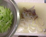 さっぱりセロリとイカのレモンサラダ♪作り方1写真