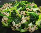 豚肉と小松菜とわかめの炒め物作り方7写真