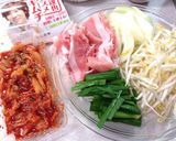 野菜たっぷり豚キムチ~温泉たまごのせ~作り方1写真