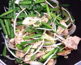 野菜たっぷり豚キムチ~温泉たまごのせ~作り方2写真