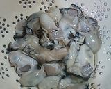 牡蠣 生食 ゴマが香る ピリ辛酢和え作り方1写真