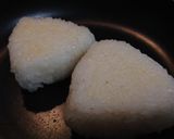 夜食にぴったり♪はちみつ味噌の焼おにぎり作り方3写真