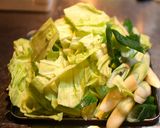 肉団子とキャベツのピリ辛味噌炒め作り方1写真