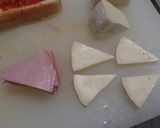 カマンベールチーズとハムとツナのトースト作り方2写真