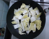 簡単！おいしい！白菜と豚肉のにんにく蒸し作り方3写真