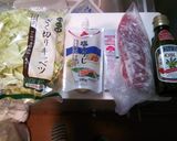 豚ヒレ肉とキャベツの赤ソース蒸し作り方1写真