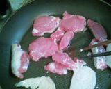 豚ヒレ肉とキャベツの赤ソース蒸し作り方3写真
