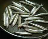 フライパンでワカサギ炒め（カレー味）作り方2写真