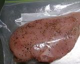 黒胡椒薫るスパイシー鶏ハム。作り方2写真