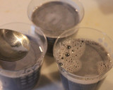 黒豆でリメイク！とろとろ～黒豆豆乳プリン作り方4写真