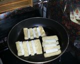 簡単！絶品！寿司揚げとお餅のキムチピザ作り方2写真