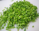 ”大葉にんにく醤油”で人参の葉炒め☆作り方1写真