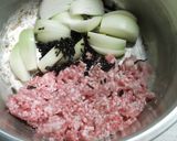薩摩芋と玉ねぎの塩昆布そぼろ煮作り方1写真