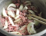 薩摩芋と玉ねぎの塩昆布そぼろ煮作り方3写真