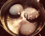 鶏肉と大根とゆで卵の煮物作り方2写真