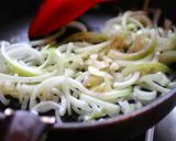 しめじとタマネギのカレー味噌作り方2写真