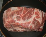 豚肩ロース肉塊の赤ワイン＆赤味噌煮作り方2写真