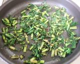 お手軽♫大根菜のふりかけ炒め(^^)作り方3写真