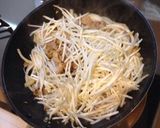 豚、玉ねぎ、もやし。作り方3写真