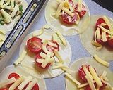 パパっと‼︎ 餃子の皮のシンプルピザ♫作り方2写真