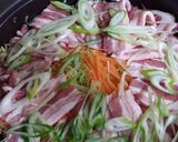 土鍋で千切り野菜と豚バラ肉の重ね蒸し作り方4写真