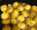 小さいじゃがいもとベーコンの甘辛煮♪作り方2写真