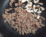 ☆旨辛☆ キムチと豚ひき肉の焼きうどん作り方4写真