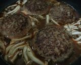 簡単激旨♡野菜ジュースで煮込みハンバーグ作り方7写真