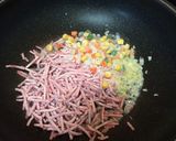息子も絶賛♪春菊たっぷりガリバタ炒飯♡作り方3写真