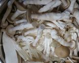 簡単 沖縄産きのこ＆豚肉の春雨炒め作り方1写真