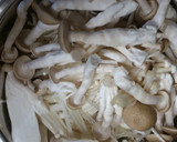 簡単 沖縄産きのこ＆豚肉の春雨炒め作り方1写真