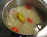 簡単❀トマトと薩摩芋で作る暖色♡お味噌汁作り方3写真