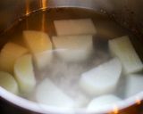 肉団子と大根のオイスターソース煮作り方1写真