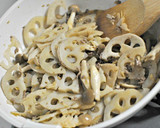 れんこんとひき肉のおかかきんぴら作り方4写真