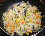 炊飯器不要♡5分で簡単胃袋掴むエビピラフ作り方3写真