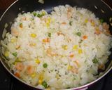 炊飯器不要♡5分で簡単胃袋掴むエビピラフ作り方4写真