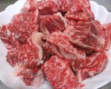 牛肉と蓮根のコロコロ炒め作り方1写真