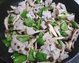 牛肉と蓮根のコロコロ炒め作り方5写真