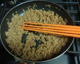 甘辛鶏そぼろ♪お弁当にも!作り方2写真