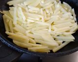 材料2つ カリカリお芋のハッシュドポテト作り方4写真